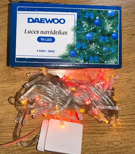 [121134] GUIRNALDA LED 100 LUCES 10 M MULTICOLOR 10 SECUENCIAS A 220V (EN CAJA)